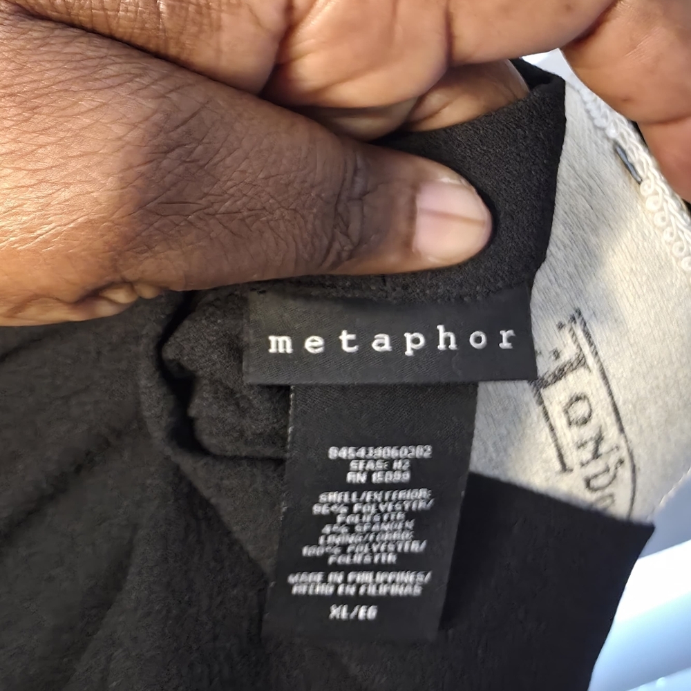 Metaphor Black Single-Button Tailored Blazer - Picture 4 of 7